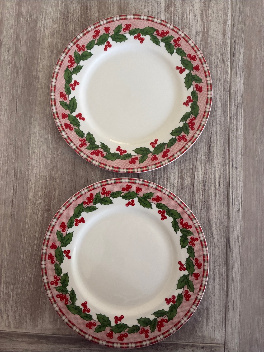 Set of 4 Essential Home Tartan Plaid Salad Plates Christmas Holly - Picture 2 of 6